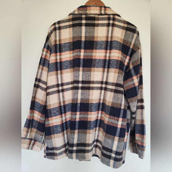 Women's Plaid Shacket - Picture 2 of 9
